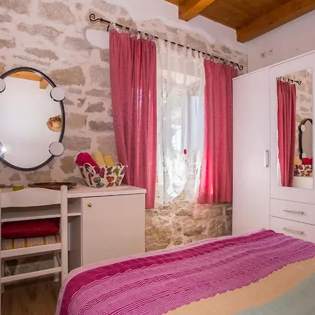 Будинок відпочинку Casa Lukas *